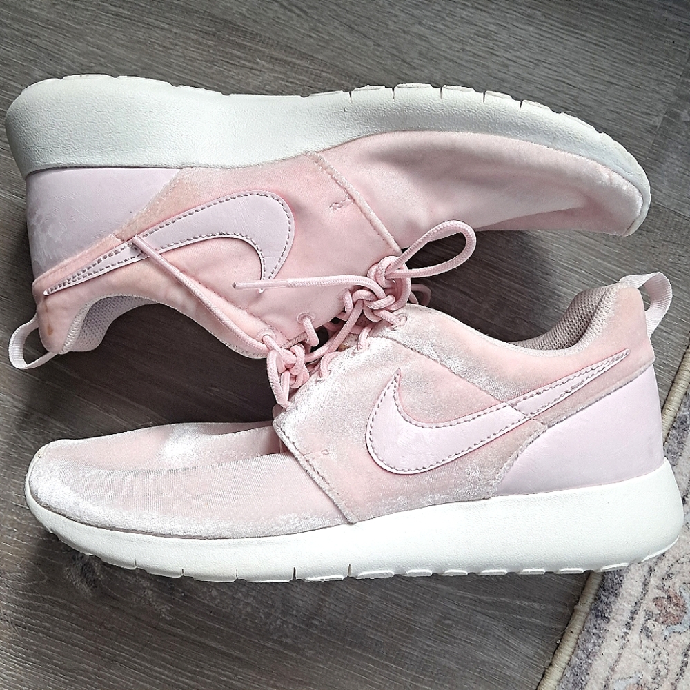 Nike Women's Roche One Pink Velvet Sneakers